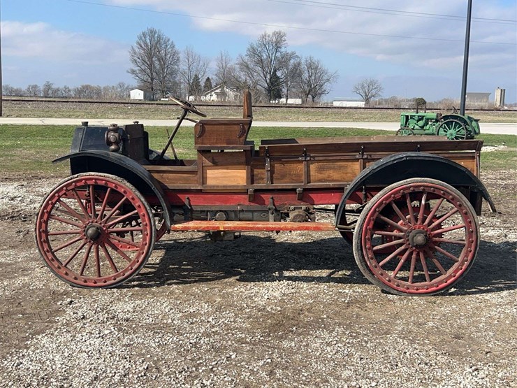 international-highwheeler-image-1