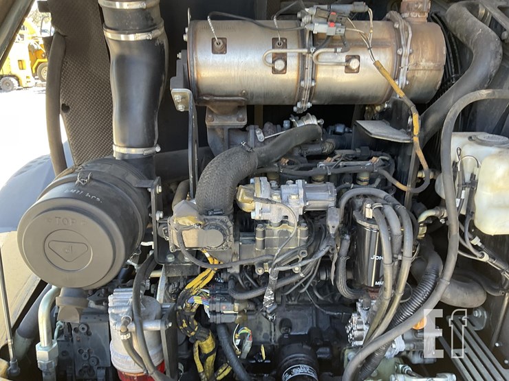 2020-deere-324l-image-16