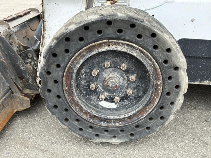 2018-bobcat-s570-image-10