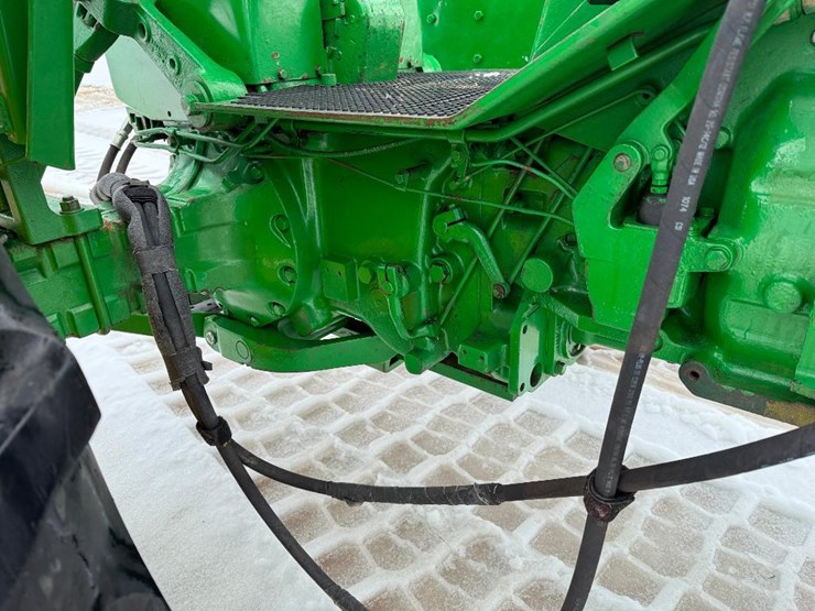 john-deere-3010-image-31