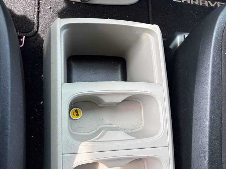 2015-dodge-grand-caravan-image-13