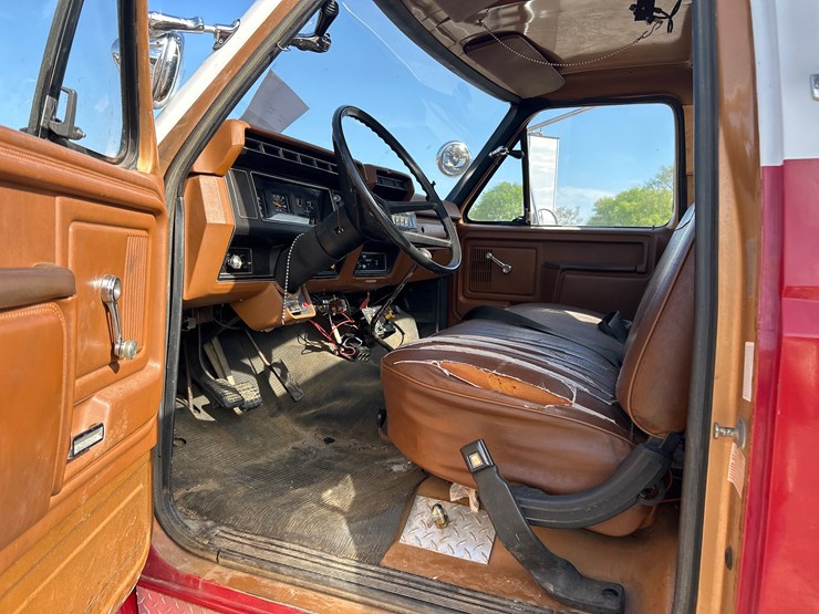 1981-ford-f800-image-13