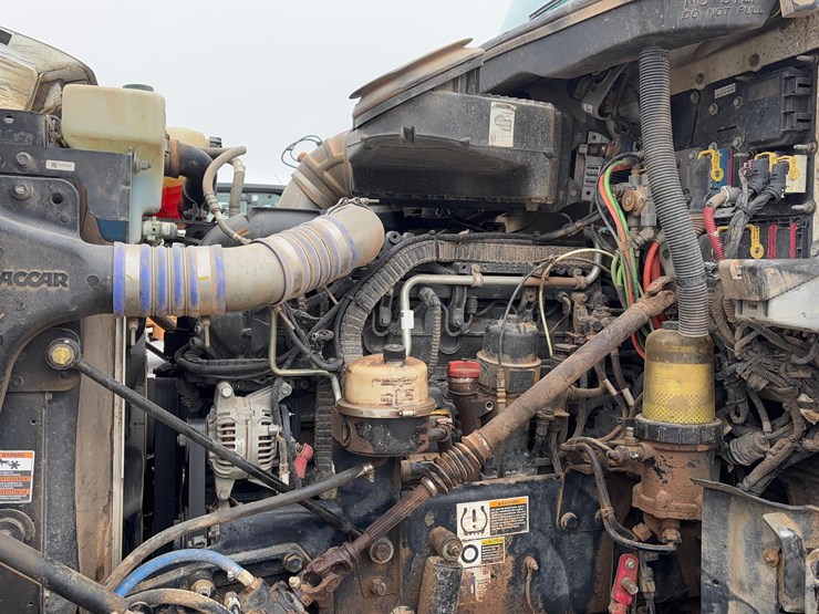 2018-peterbilt-567-hydrovac-truck-image-31