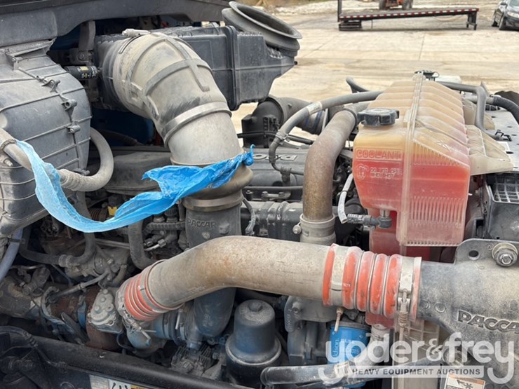 2018-peterbilt-579-image-49