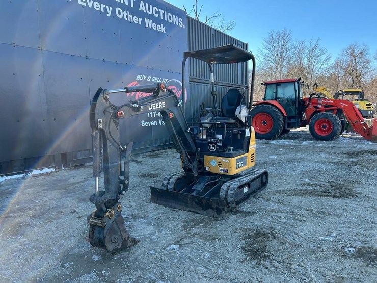 2017-deere-17g-image-7