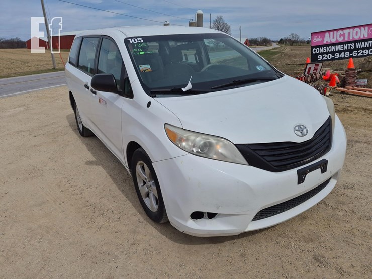toyota-sienna-image-4