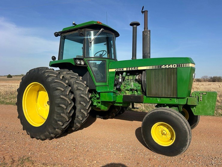 1982-john-deere-4440-image-1