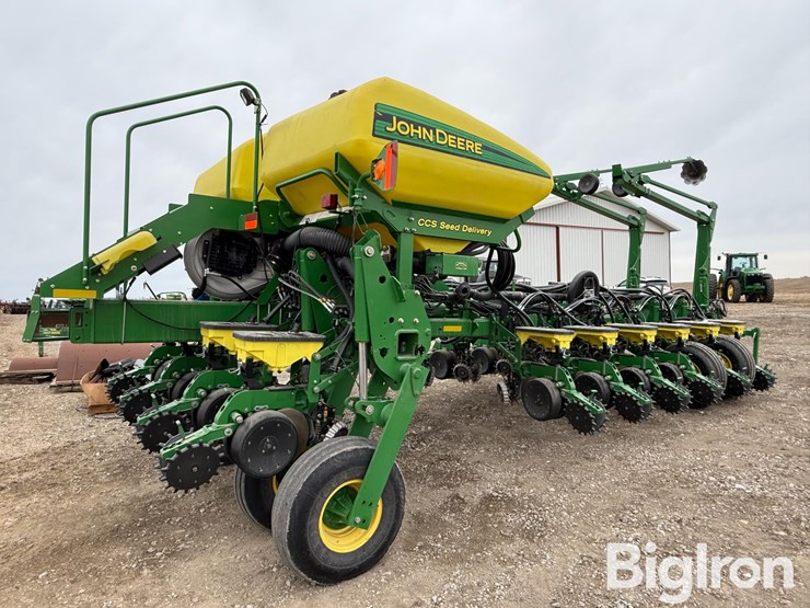 2009-john-deere-1770nt-ccs-image-5