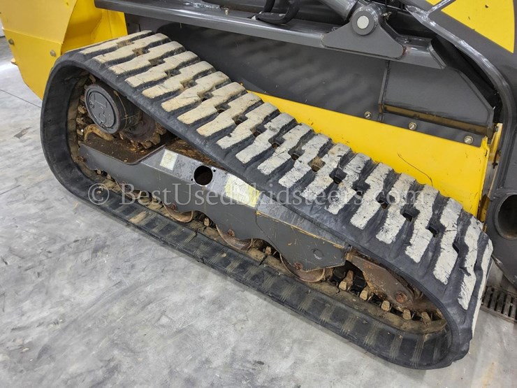 2017-new-holland-c232-image-10