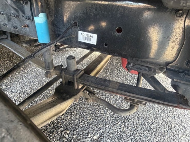 2008-freightliner-m2-106-image-29