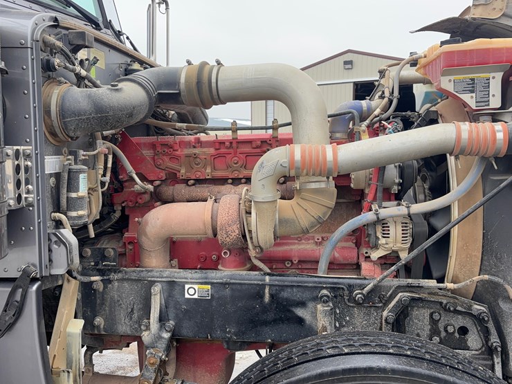 2014-peterbilt-389-image-32