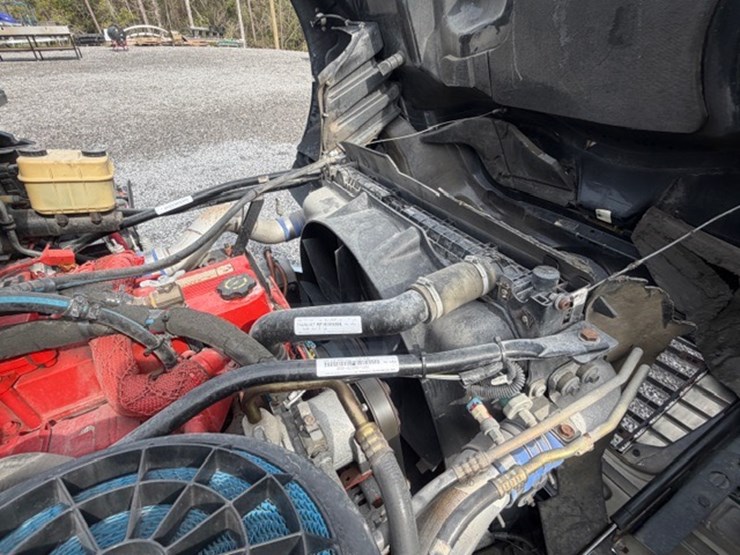 2008-freightliner-m2-106-image-101