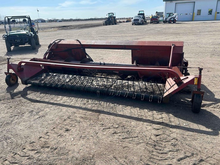 international-810-image-2