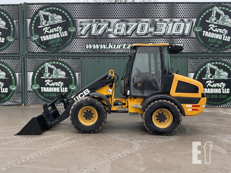 2010-jcb-409-image-1