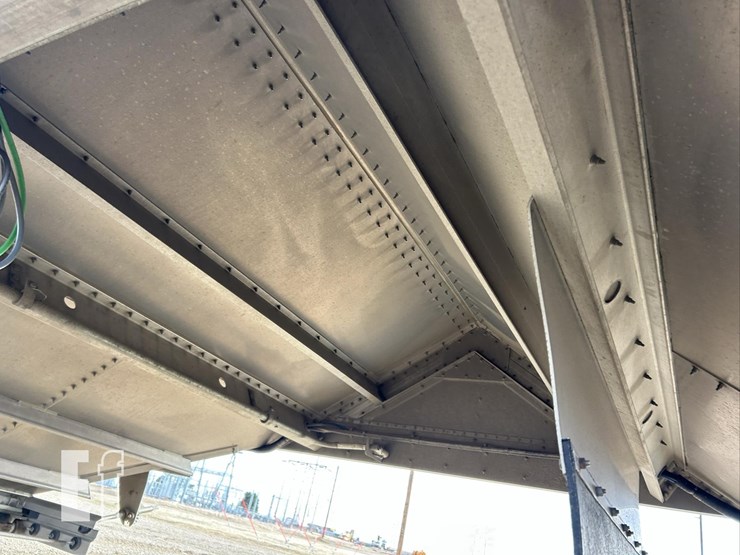 2025-wilson-grain-trailer-image-26