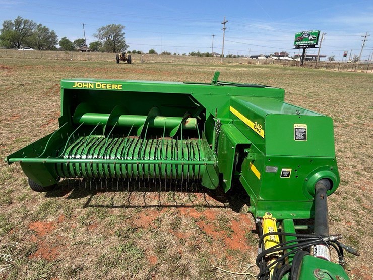 john-deere-348-image-11