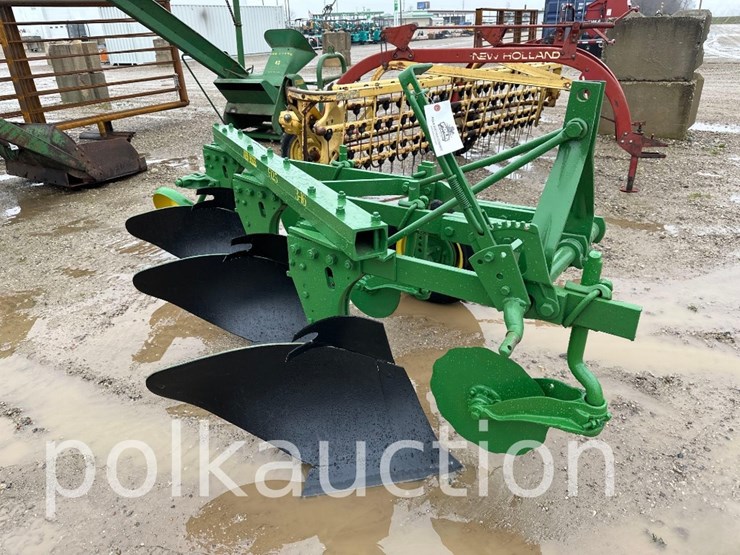 john-deere-f125-image-1