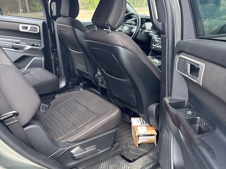 2016-ford-explorer-platinum-image-16