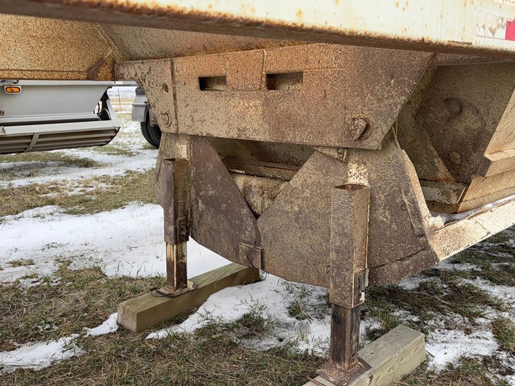 2010-dakota-belly-dump-trailer-image-13