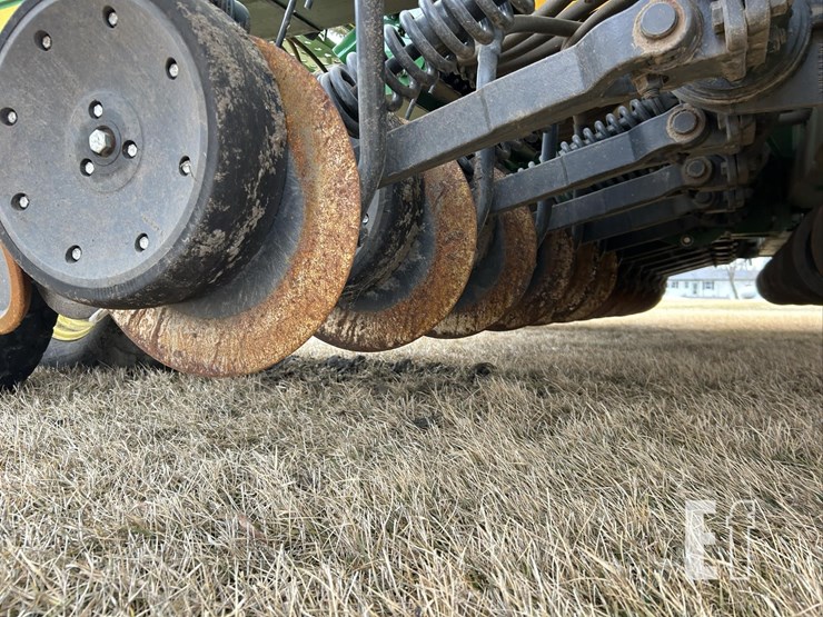 2014-john-deere-1990ccs-image-32