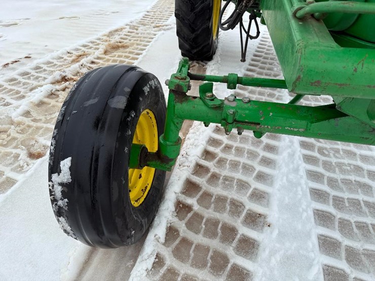 john-deere-3010-image-29