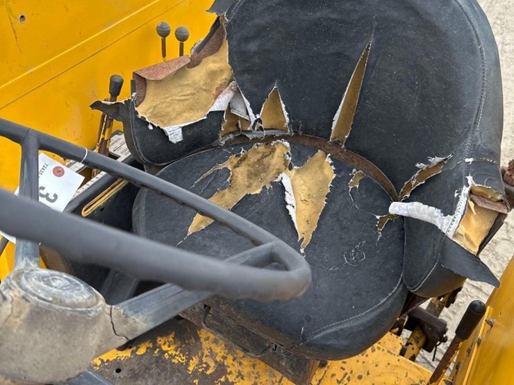 minneapolis-moline-g1050-image-14