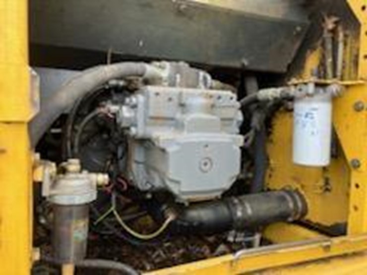 #315-•-2004-komatsu-pc-200-lc-excavator-image-17