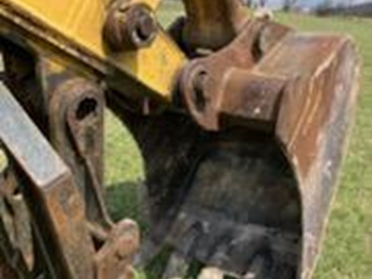 #315-•-2004-komatsu-pc-200-lc-excavator-image-23