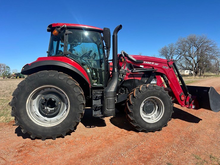 2019-case-ih-farmall-120u-image-38