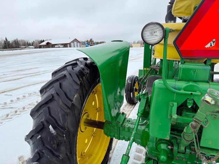 john-deere-3010-image-23