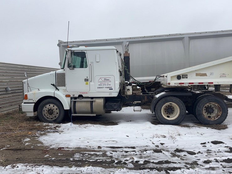 1996-volvo-wia-day-cab-image-5