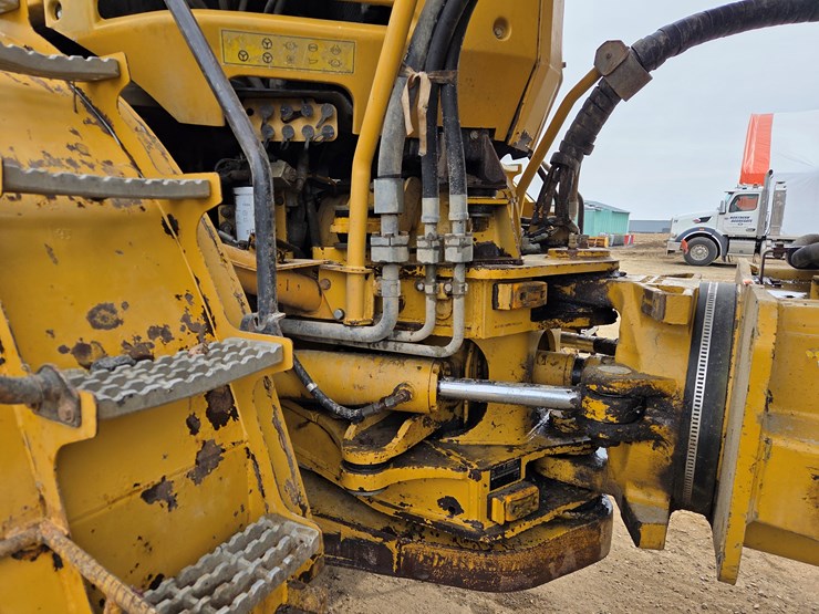 caterpillar-740-image-20