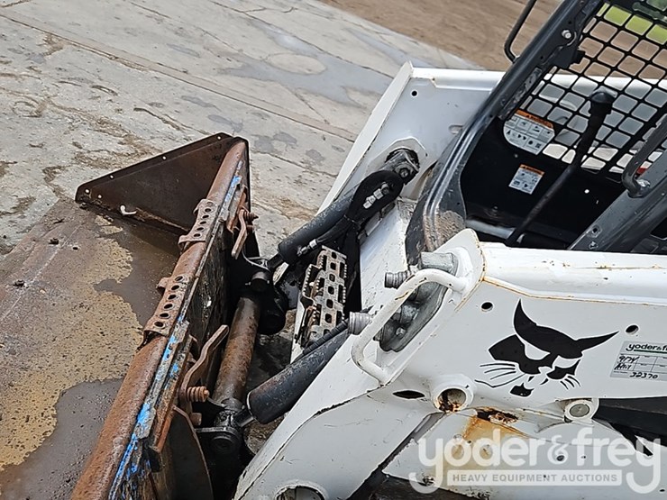 2020-bobcat-t590-image-16