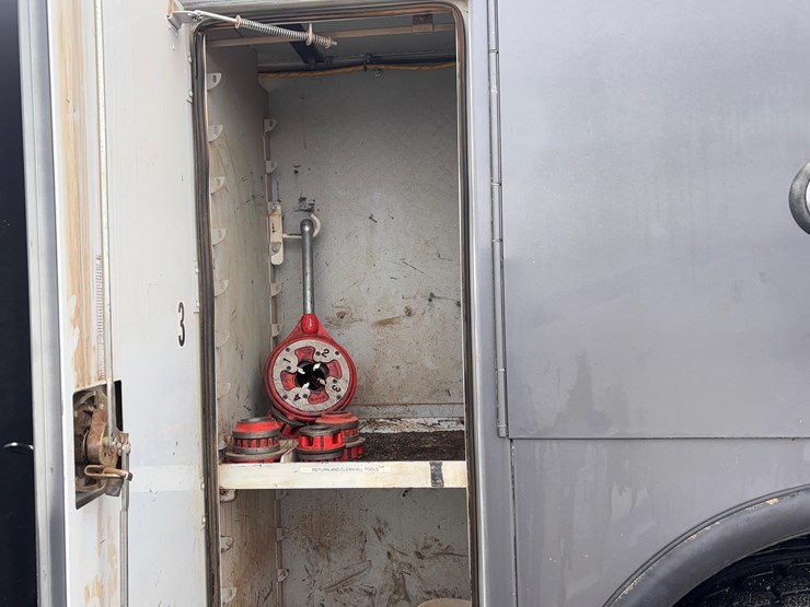 2014-peterbilt-389-image-25