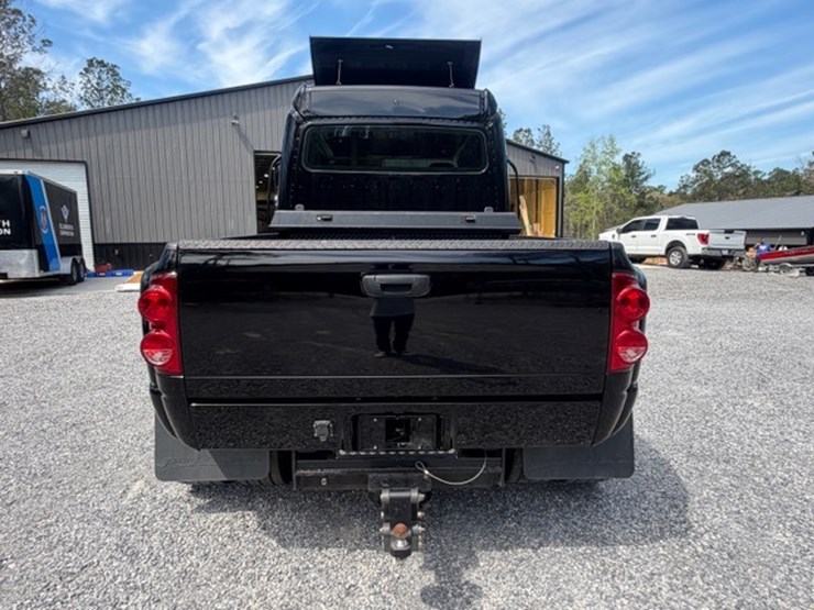 2008-freightliner-m2-106-image-8