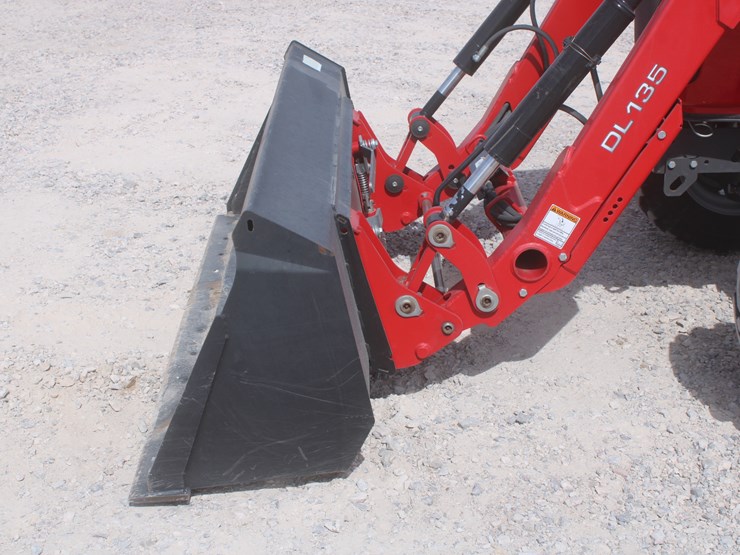 2018-massey-ferguson-1755m-image-12