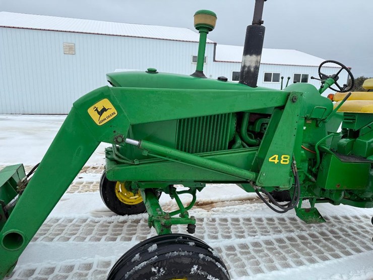 john-deere-3010-image-13