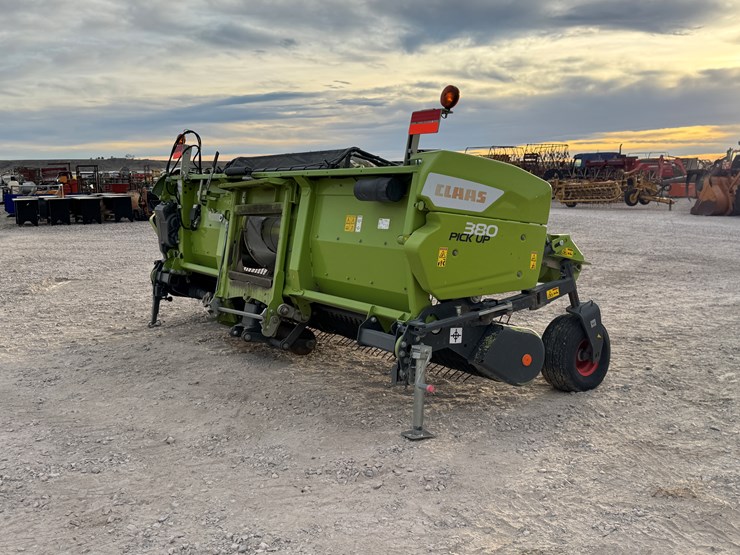2020-claas-380-image-9