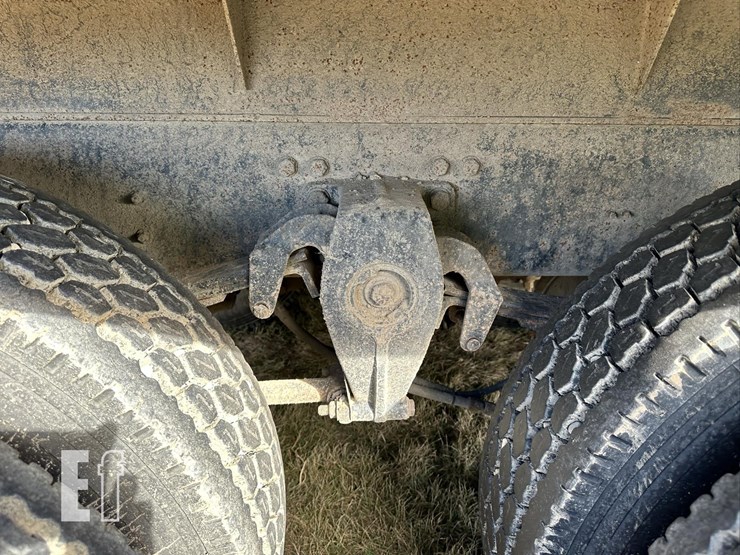 1991-freightliner-fld120-image-14