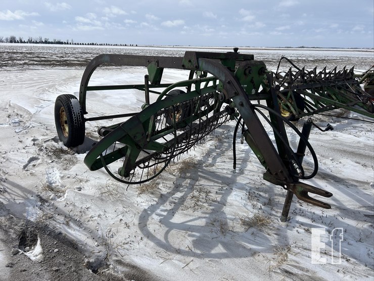 john-deere-851-image-1