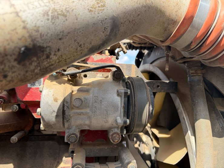 2012-kenworth-900b-image-71