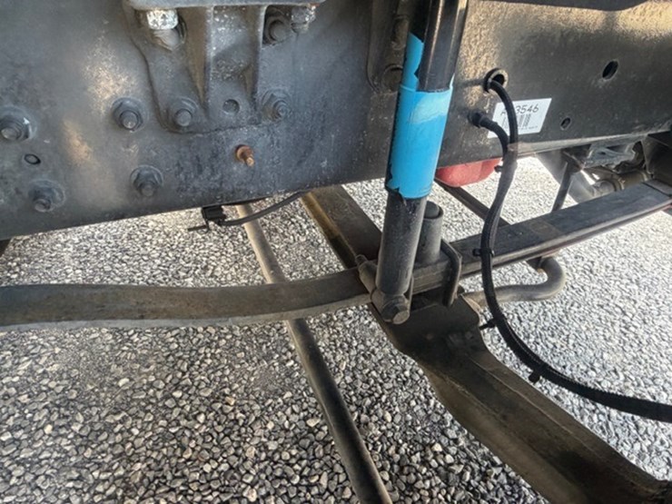 2008-freightliner-m2-106-image-30