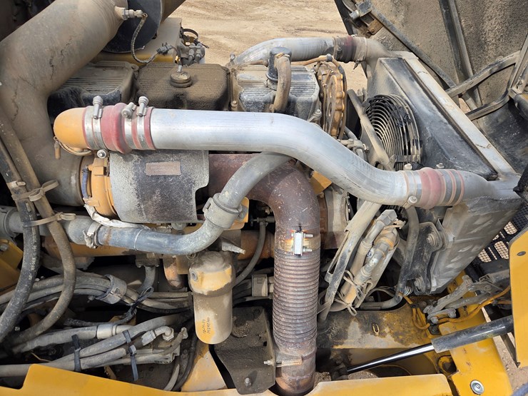 caterpillar-740-image-50