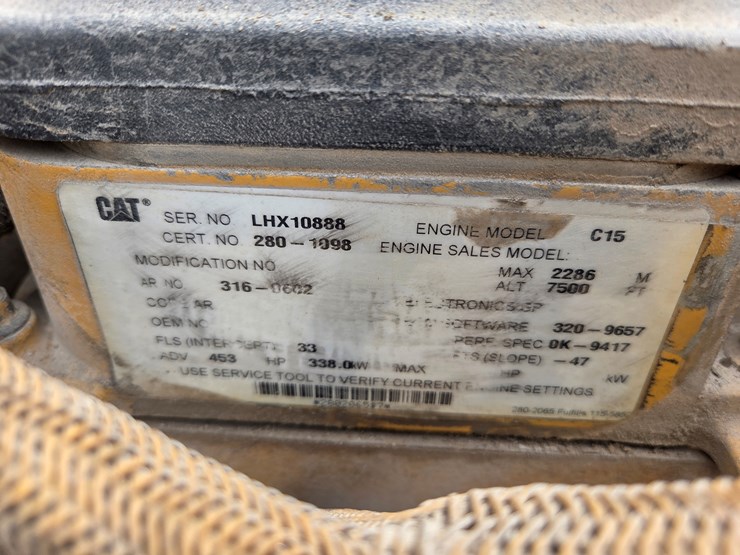 caterpillar-740-image-56