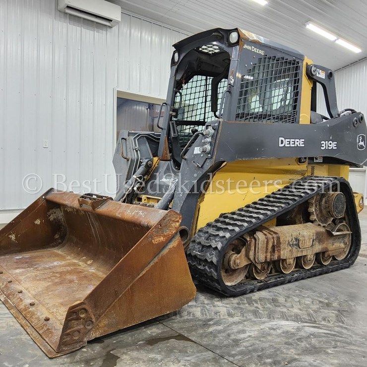 DEERE 319E