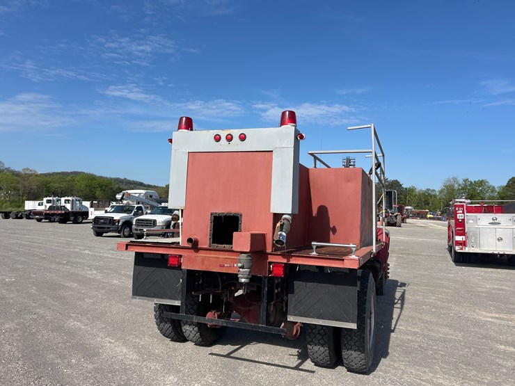 1981-ford-f800-image-6