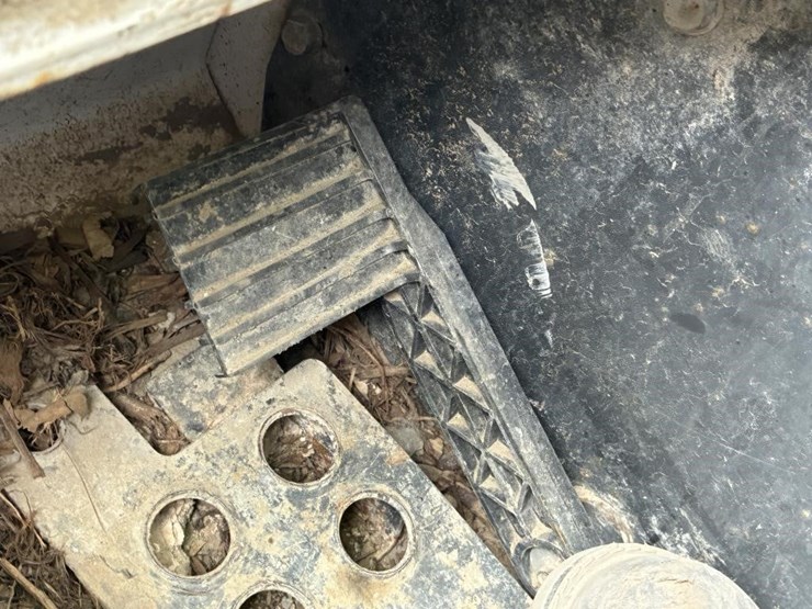 2018-bobcat-s570-image-19