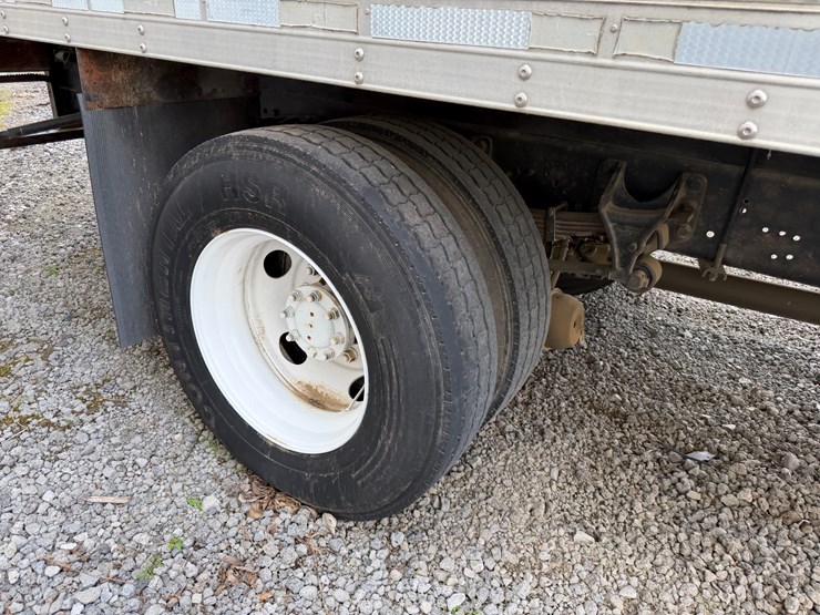 2004-international-durastar-4300-image-10