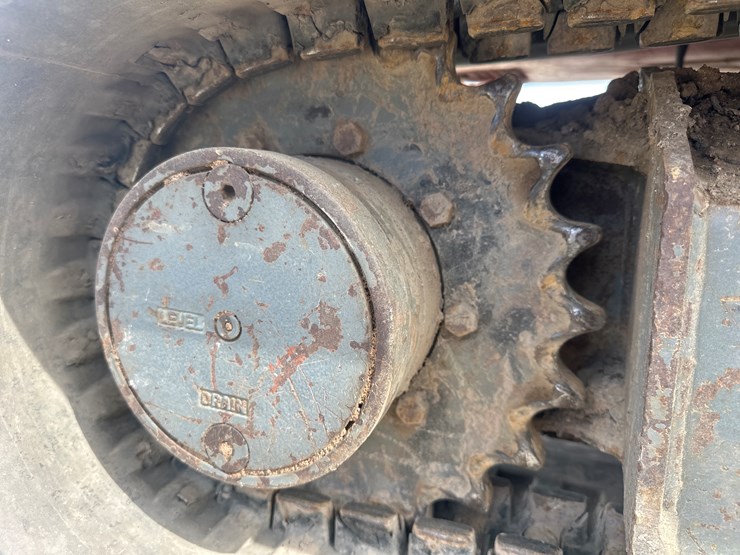 2014-takeuchi-tb240-image-61