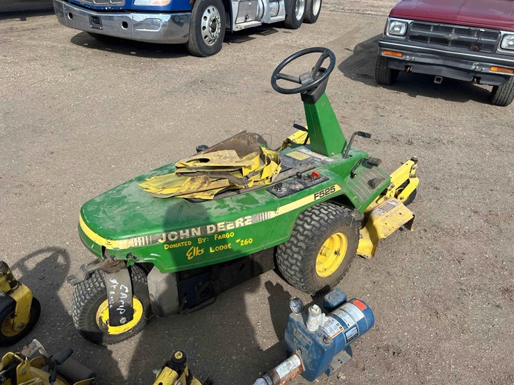 john-deere-525-image-12